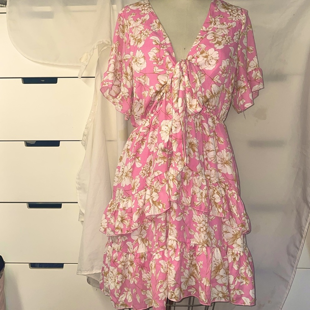 Floral ruffle tiered dress lined forever 21 used once